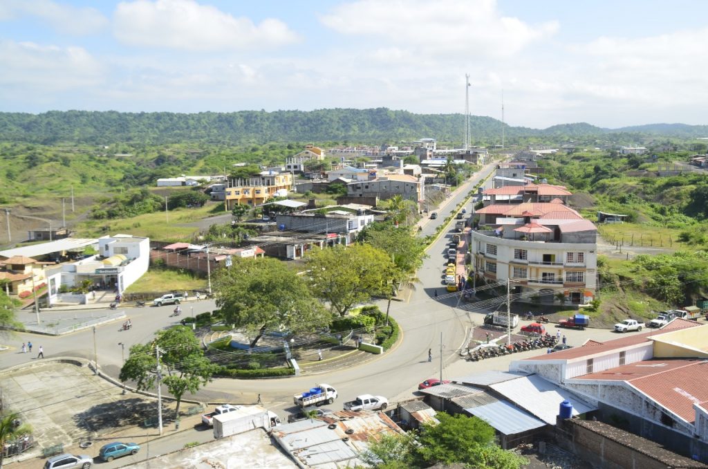 El cantón Zapotillo se encuentra en la frontera, límite con el Perú.