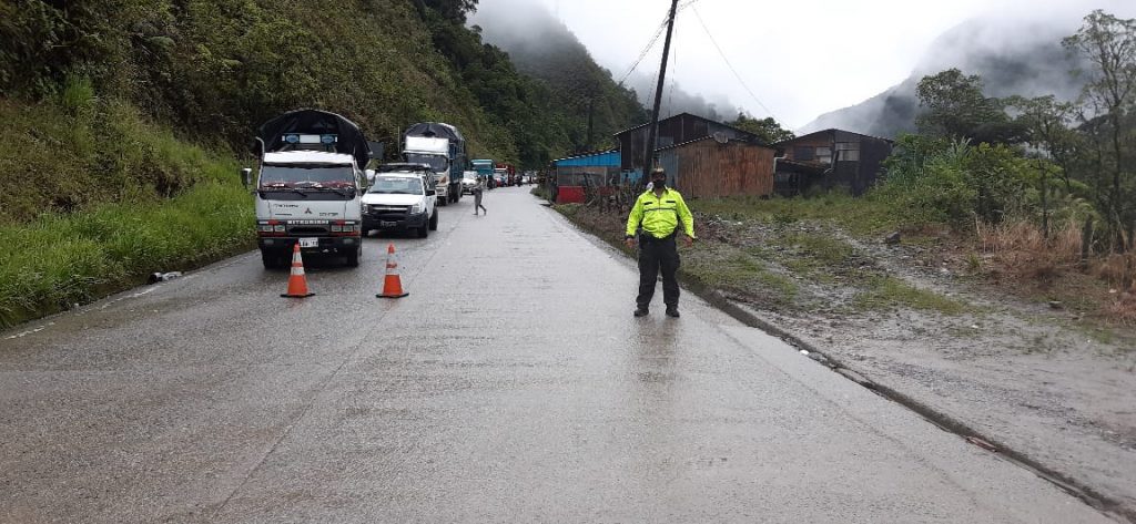 La vía Loja-Zamora es una carretera compleja, según señala una exautoridad del MTOP. (Foto: Policía Nacional de Zamora Chinchipe)