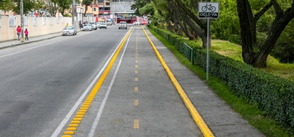En el centro de la ciudad y sus partes norte y sur están atravesados por las ciclovías.