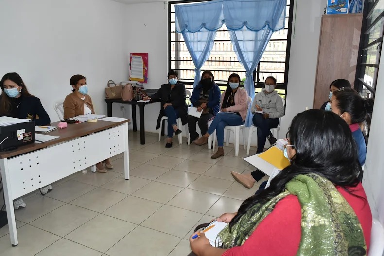 Hasta los 15 años pueden estar en el lugar.