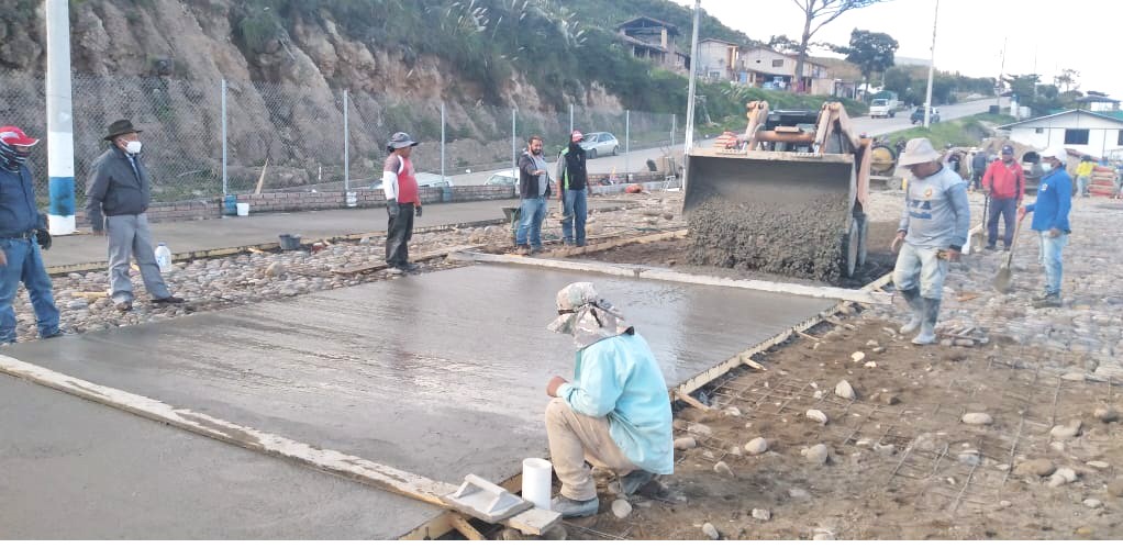 Los trabajos se realizan con ayuda de la comunidad.