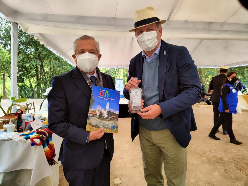 Embajadores de otros países participaron del evento.
