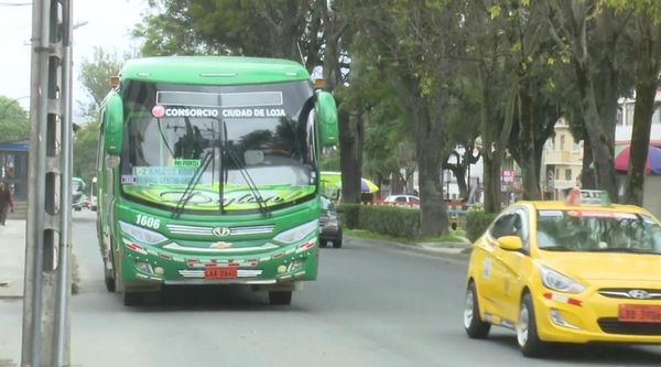 En la ciudad de Loja el transporte urbano se cancela con tarjetas.
