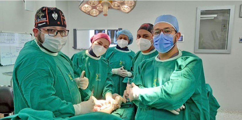 Se puede realizar un tratamiento estético para dar solución a la protuberancia.