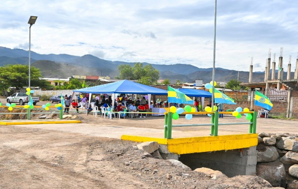 La obra fue construida por administración directa y su costo es de 18.756 dólares.
