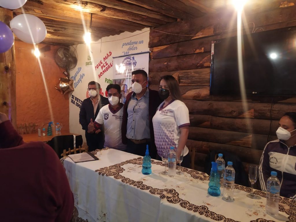 En el evento de aniversario hubo invitados especiales.