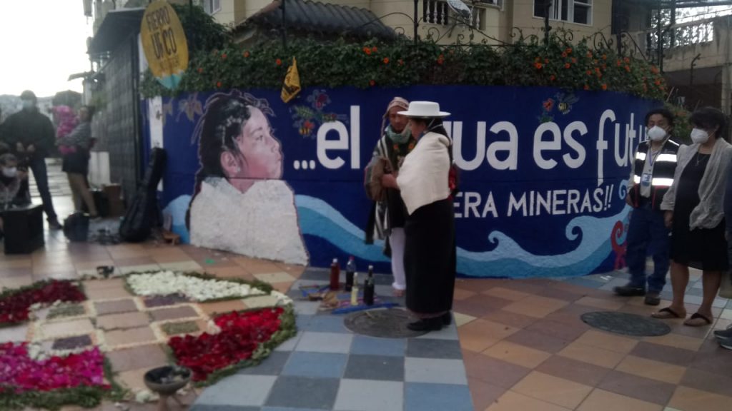Con un acto especial, que incluyó diversos ritos, música y presentaciones de teatro, se inauguró la obra trabajada por los colectivos. Se ubica en la calle Azuay y avenida Emiliano Ortega.