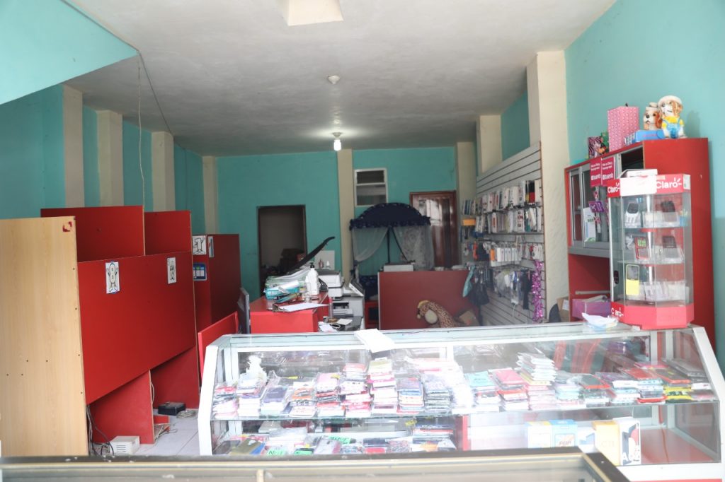 En el sitio del atraco, existen tiendas y almacenes e incluso es muy transitado, sin embargo, nadie se percató.