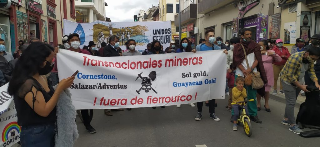 En Loja, diversos sectores defensores de la naturaleza han realizado plantones y marchas en contra de la extracción minera que se pretendería dar en Fierro Urco. (Foto archivo)