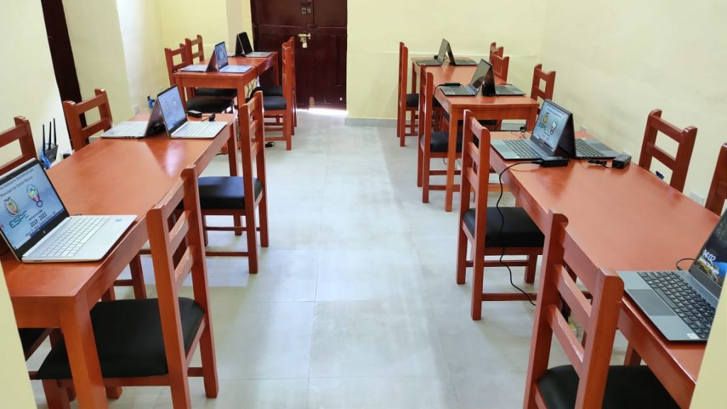 El local se encuentra ubicado en el barrio Juan Montalvo.