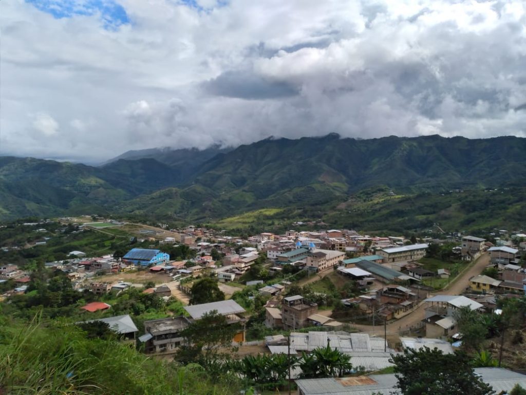 La ciudad de Zumba, en el cantón Chinchipe, limita con el Perú.