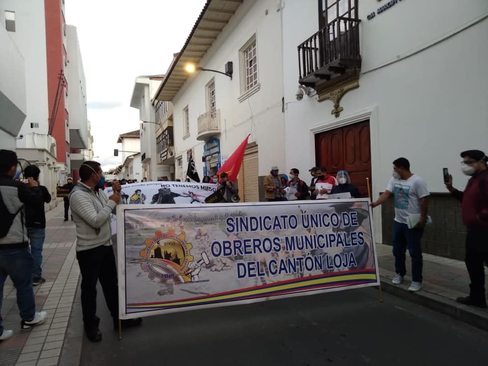 El SOML, en ocasiones anteriores, ha realizado algunas marchas por la ciudad de Loja en defensa de los derechos de los trabajadores.