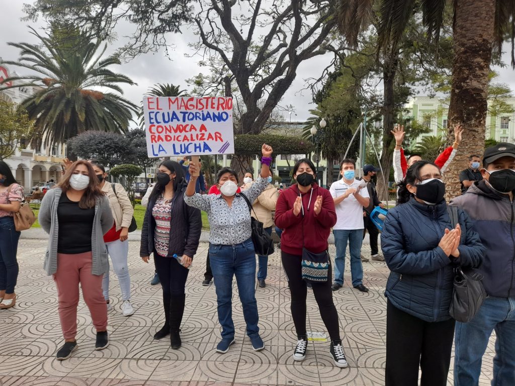 Los maestros, en las últimas semanas, han realizado algunas marchas en Loja.