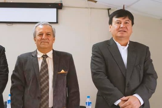 Manuel Ágreda (izquierda) junto al gobernador de Zamora Chinchipe, Absalón Campoverde.
