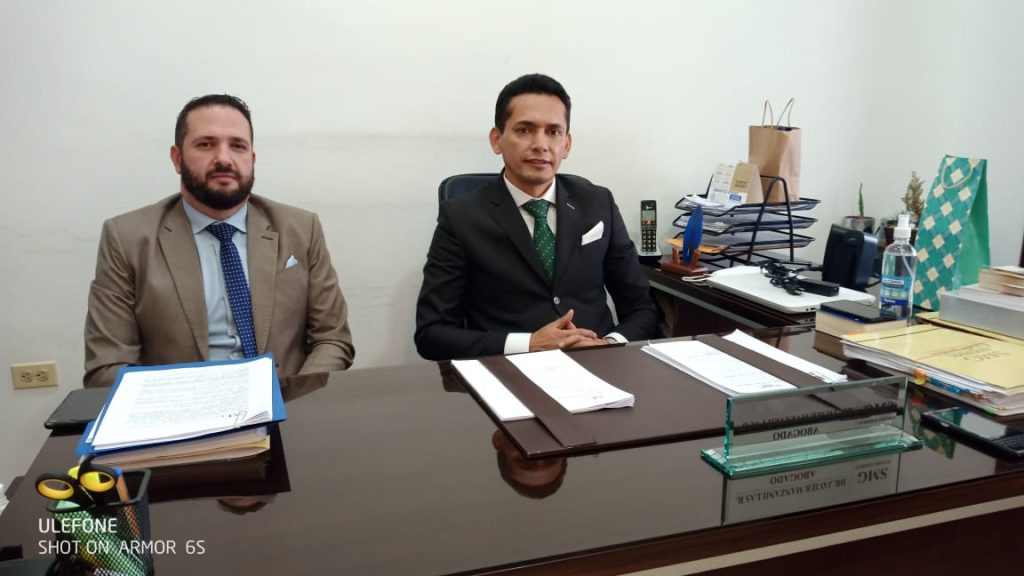 Felipe Samaniego Burneo (izq.) y Javier Manzanillas Rogel a los seis años retomarán sus labores.