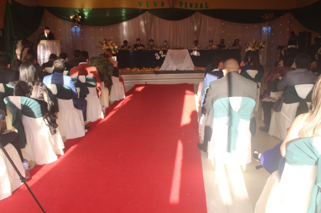 La sesión solemne se cumplió con la presencia de autoridades e invitados especiales.