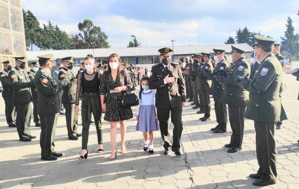 La familia de Wílmer Abad Villalta estuvo presente durante la despedida.