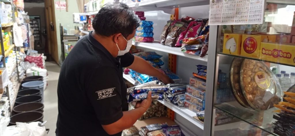 Los productos se decomisaron de locales de tres cantones.