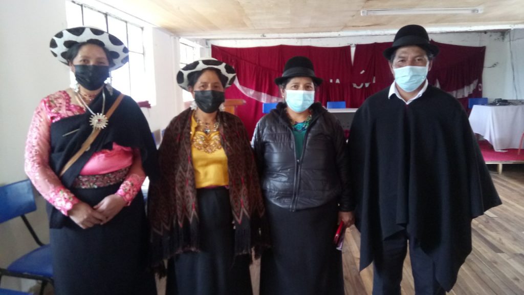 Docentes de la Unidad Educativa inculcan los valores en los alumnos.