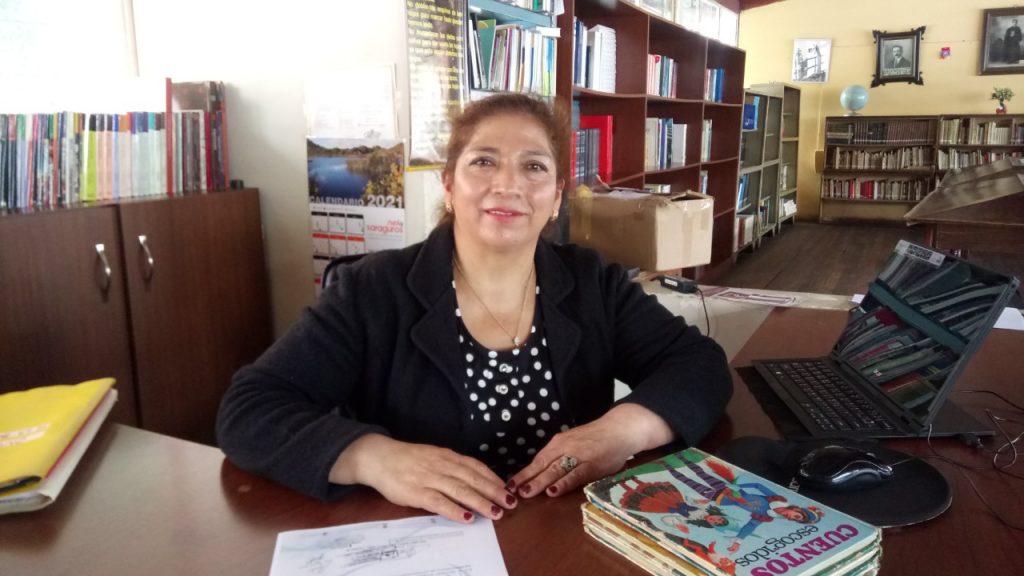 Narcisa León Ordóñez está a cargo del espacio cultural y de consulta.