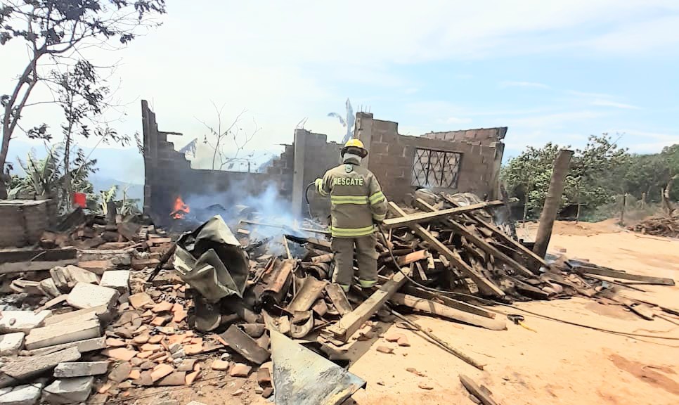 Todos los enseres se quemaron.