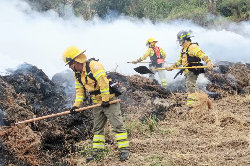 Los bomberos están atentos a las emergencias que se presenten.