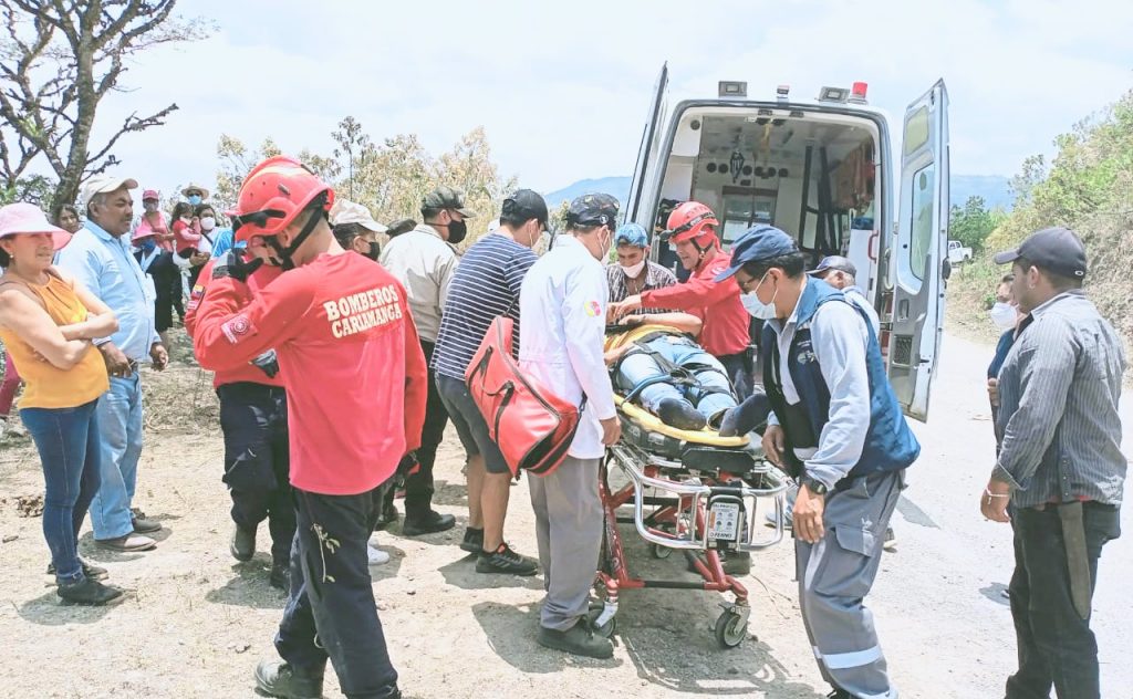 El accidentado fue llevado a una casa de salud.