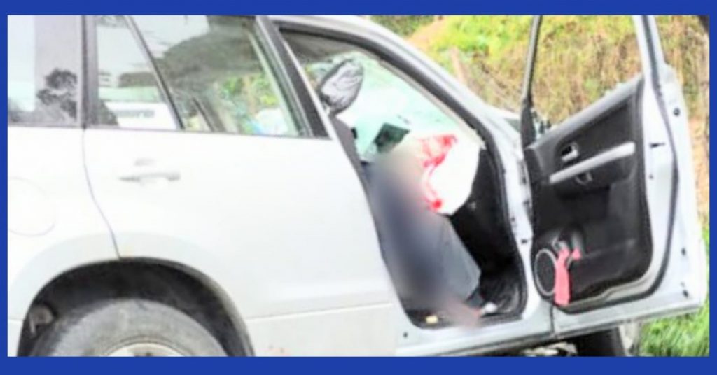 El vehículo circulaba de Loja hacia la provincia de Azuay.