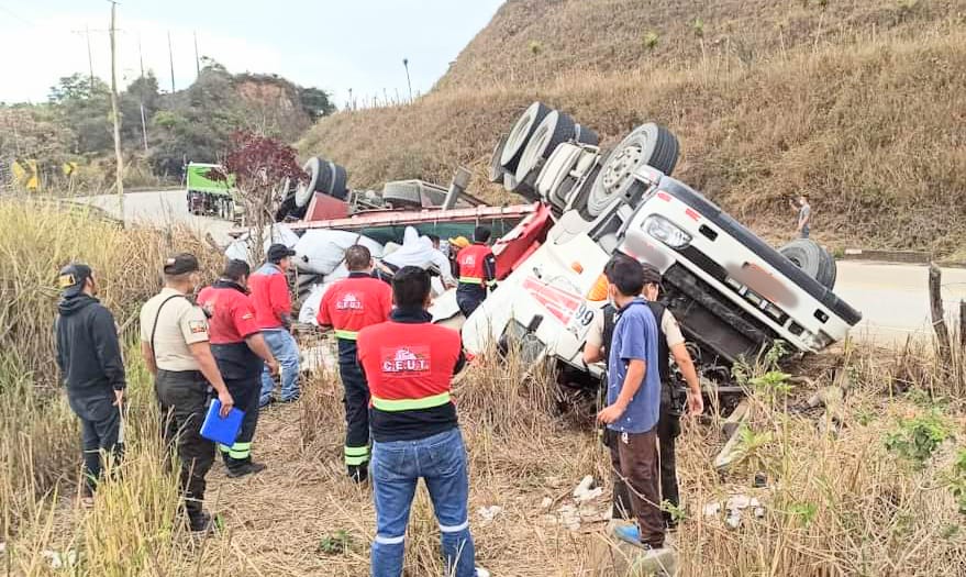 La Policía de ese cantón acudió a prestar su contingente en el revés.