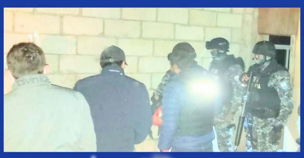 Con dos órdenes de allanamiento se ingresó a las casas de esas dos personas.