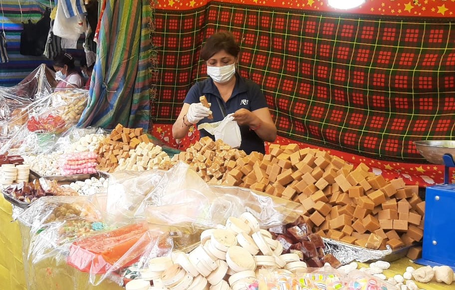 Elena del Rocío Yaguana es una de las comerciantes que participa en esta Feria de Bocadillos.
