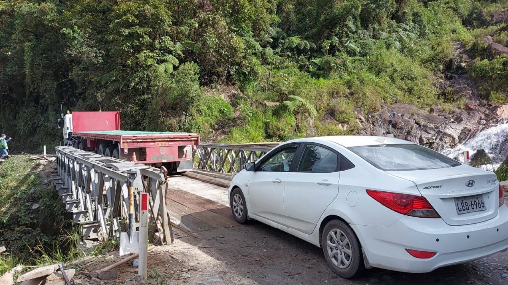 La carretera registra un gran tráfico vehicular, toda vez que conecta a la Sierra con la Amazonía.