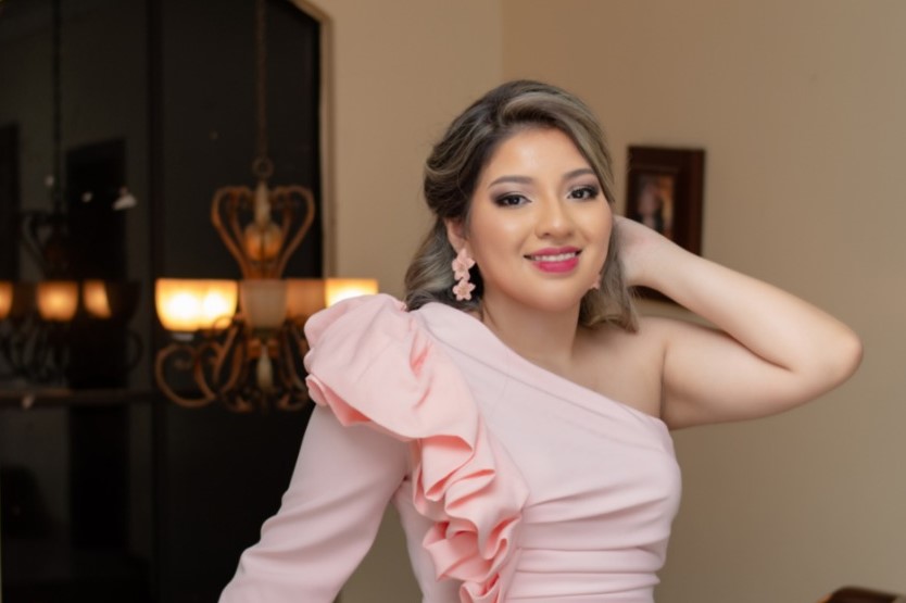 María Nayeli García Bustamante es la nueva Reina del cantón fronterizo Macará.