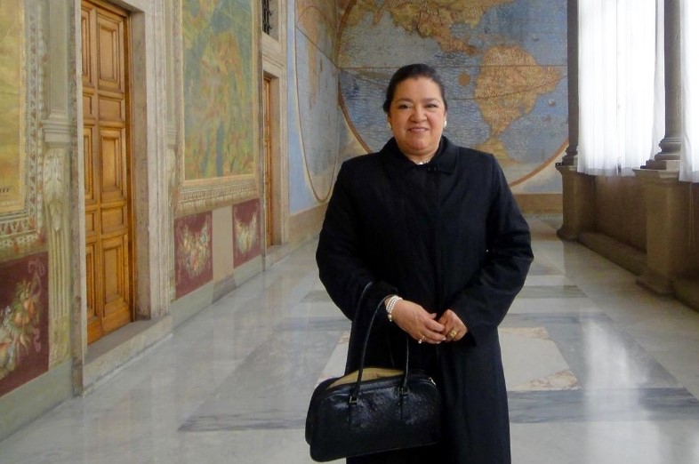 La representante del país en el extranjero es funcionaria de carrera del Servicio Exterior Ecuatoriano.