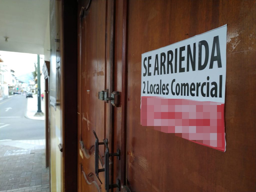 Al caminar por las calles céntricas de la ciudad de Loja es común observar locales que están en arriendo.