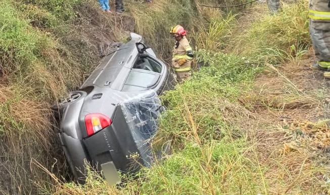 El aparatoso percance ocurrió en el cantón Catamayo.