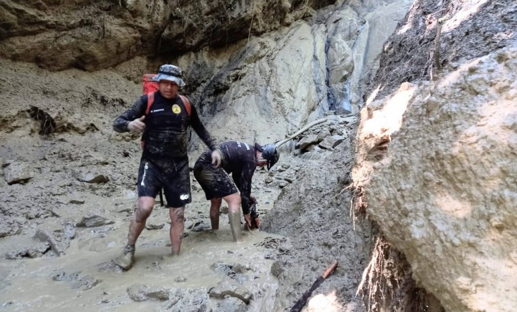 Los policías del GOE se encuentran en el sector en las labores de búsqueda.