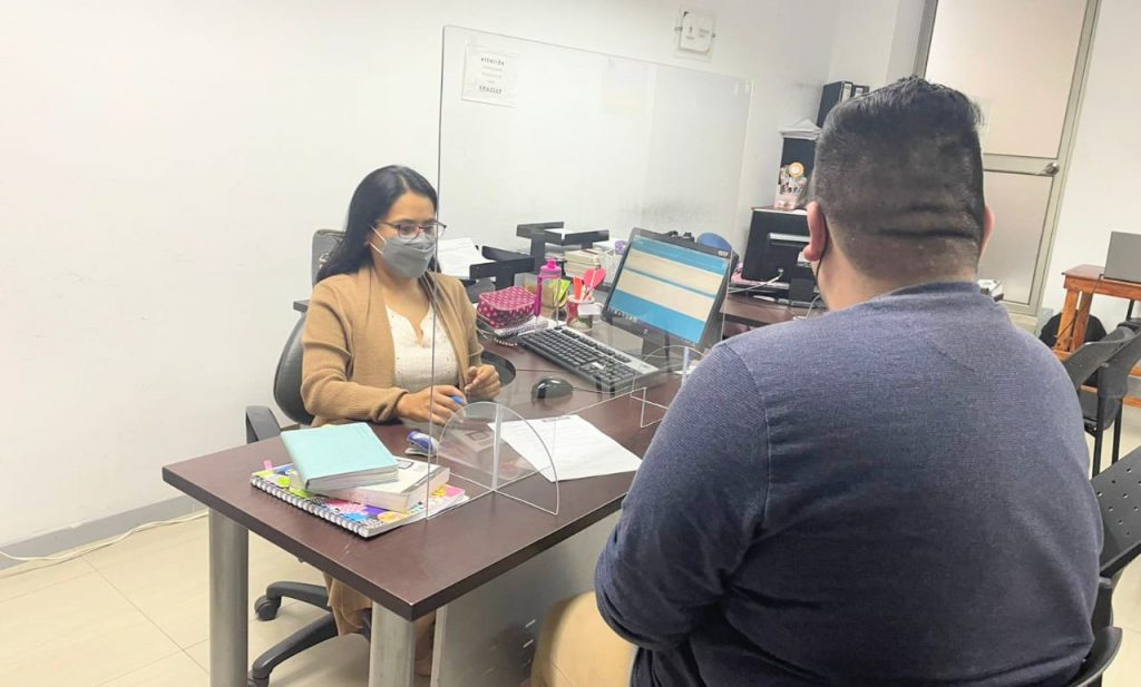 Beatriz Saraguro Gutiérrez pertenece al área de Víctimas.