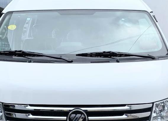 El carro fue retenido y los policías entregaron la citación al conductor.