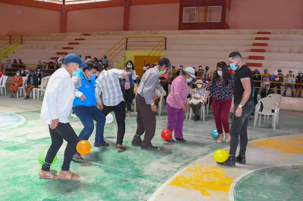 Los adultos mayores participaron de diversas actividades.