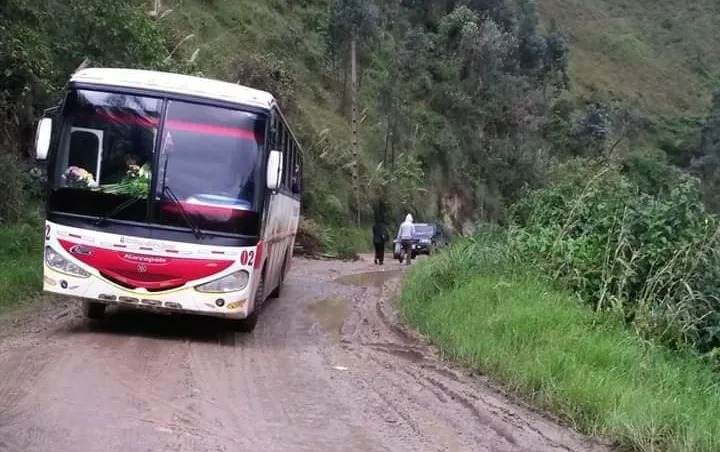 Los moradores se quejan por el mal estado de la carretera (Fotografía archivo)