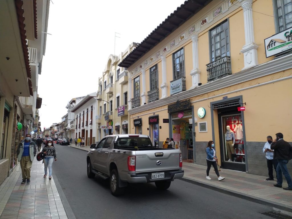 Los comercios lojanos solicitarán que se les extienda el horario de atención al público.