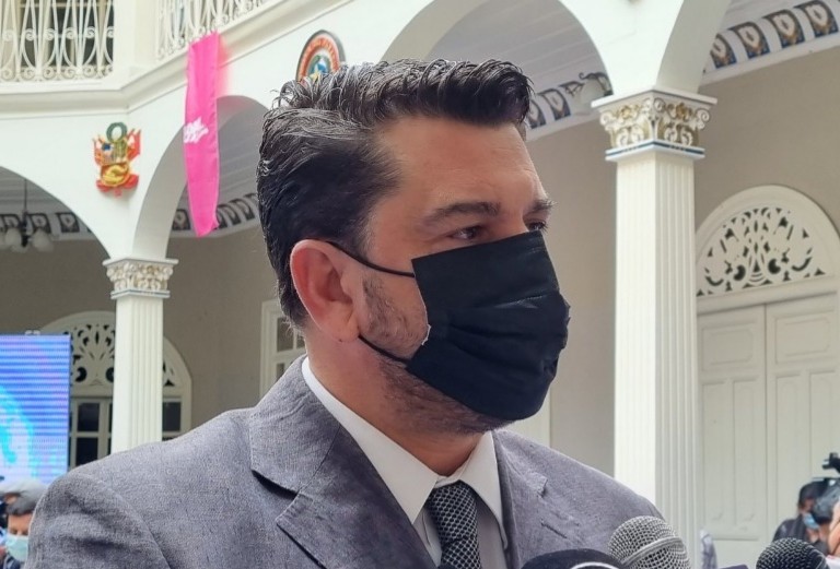 El representante del Ejecutivo manifestó su solidaridad con el cantón lojano.