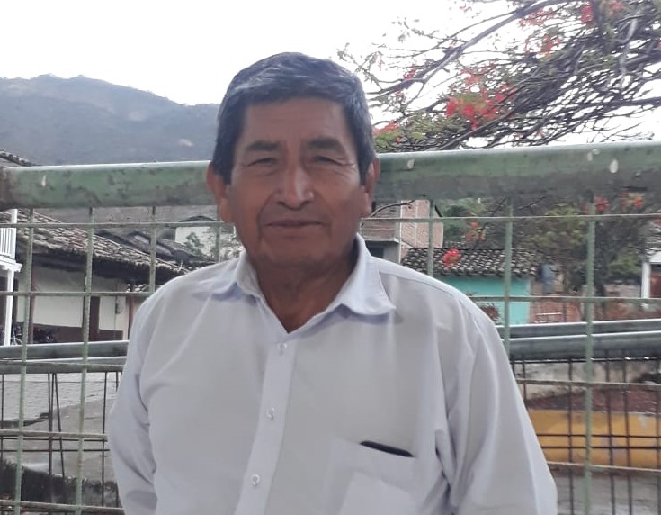 El dirigente Samuel Condoy habla de apoyo al agro con el canal de riego y un tractor agrícola.