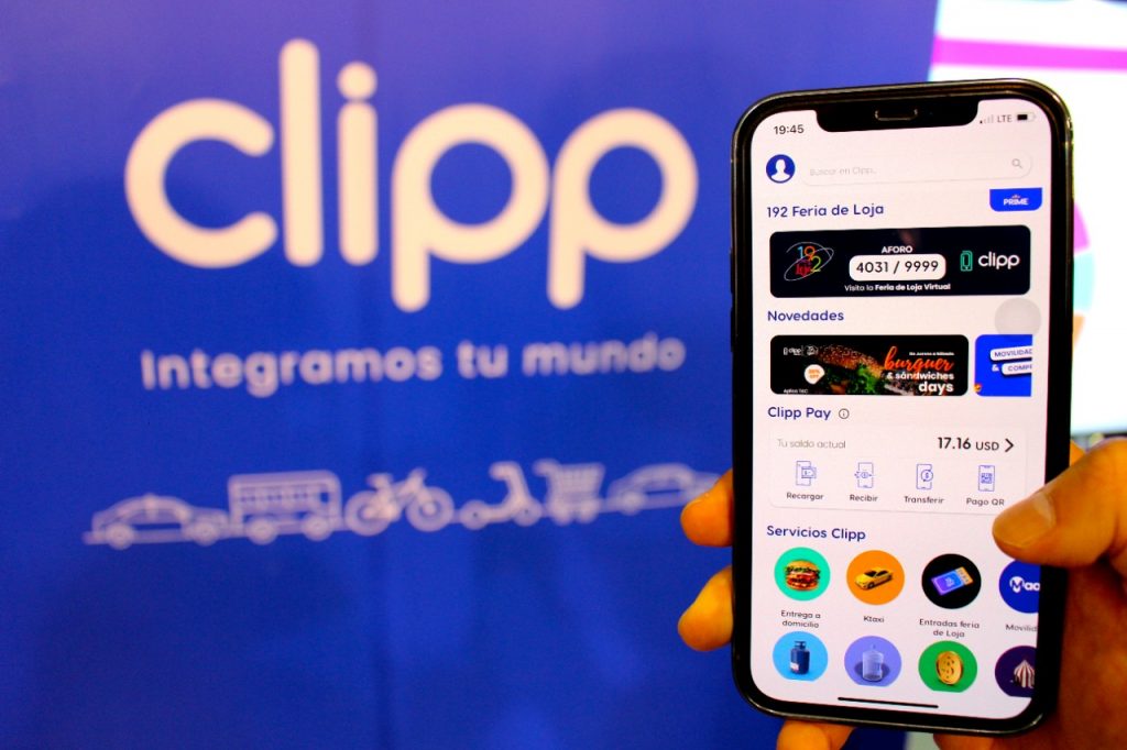 Es bastante fácil descargar la aplicación y participar.