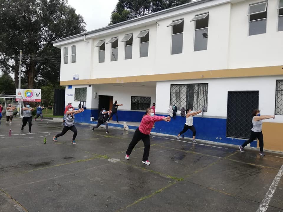 La bailoterapia es una de las actividades que se fomentan en el barrio.