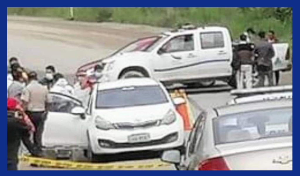 En el asiento del conductor estaba sin vida el uniformado.