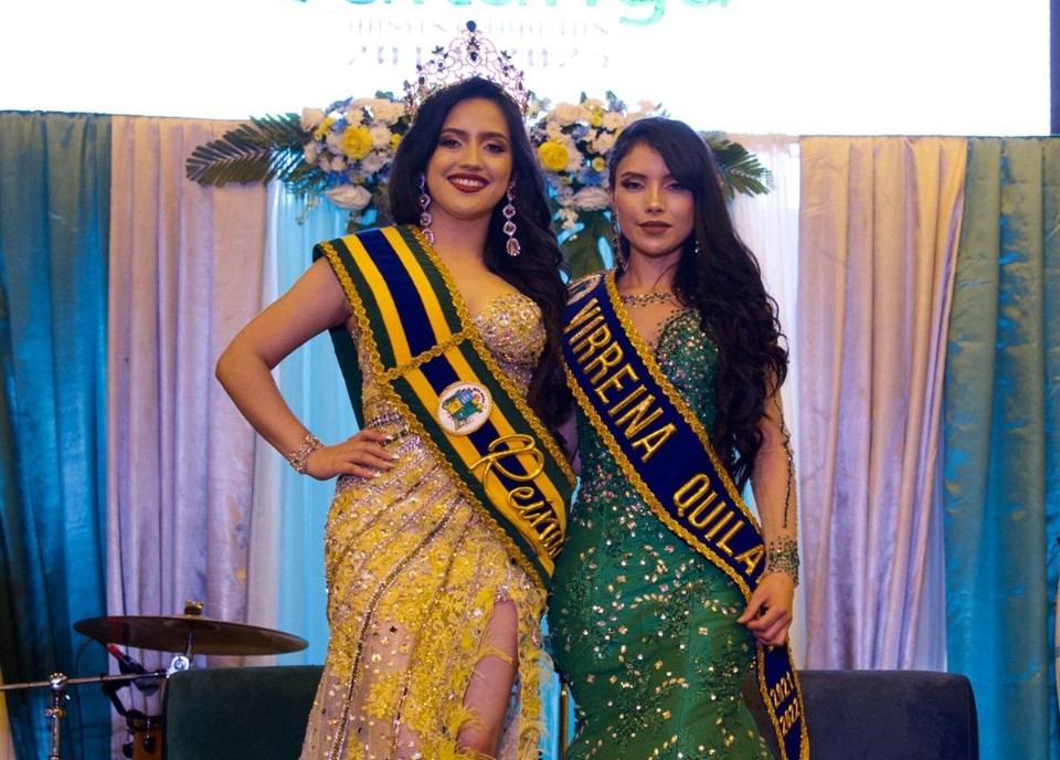 La flamante soberana, Verónica Rojas Castillo, junto a la virreina, Magaly Abad Conde, tras el acto de coronación, el sábado anterior.