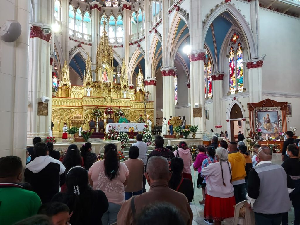La Iglesia invita a la comunidad a vivir este mes espiritual.