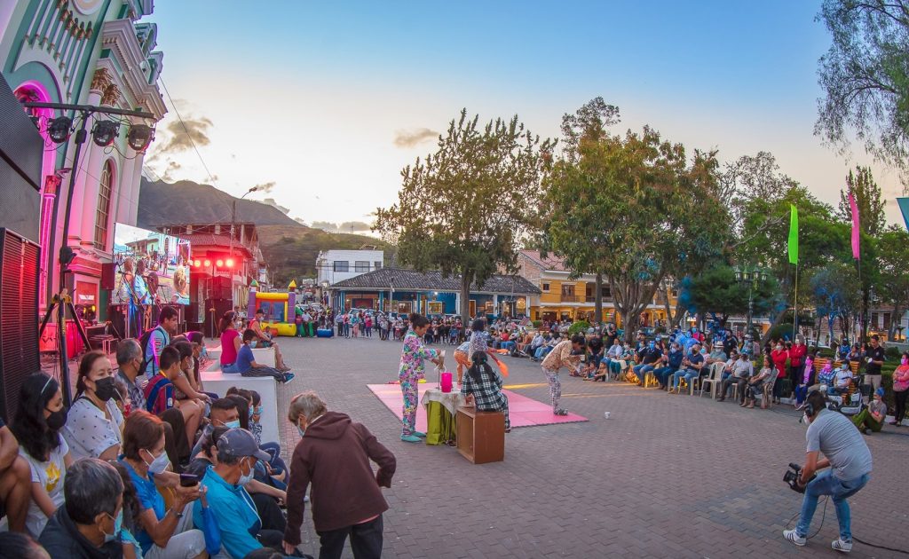 Se cumple el feriado y se pide mantener las medidas de bioseguridad.